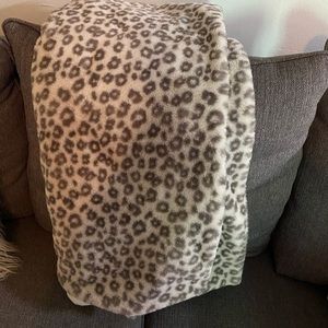 DKNY Cheetah Blanket, size 50”x60”